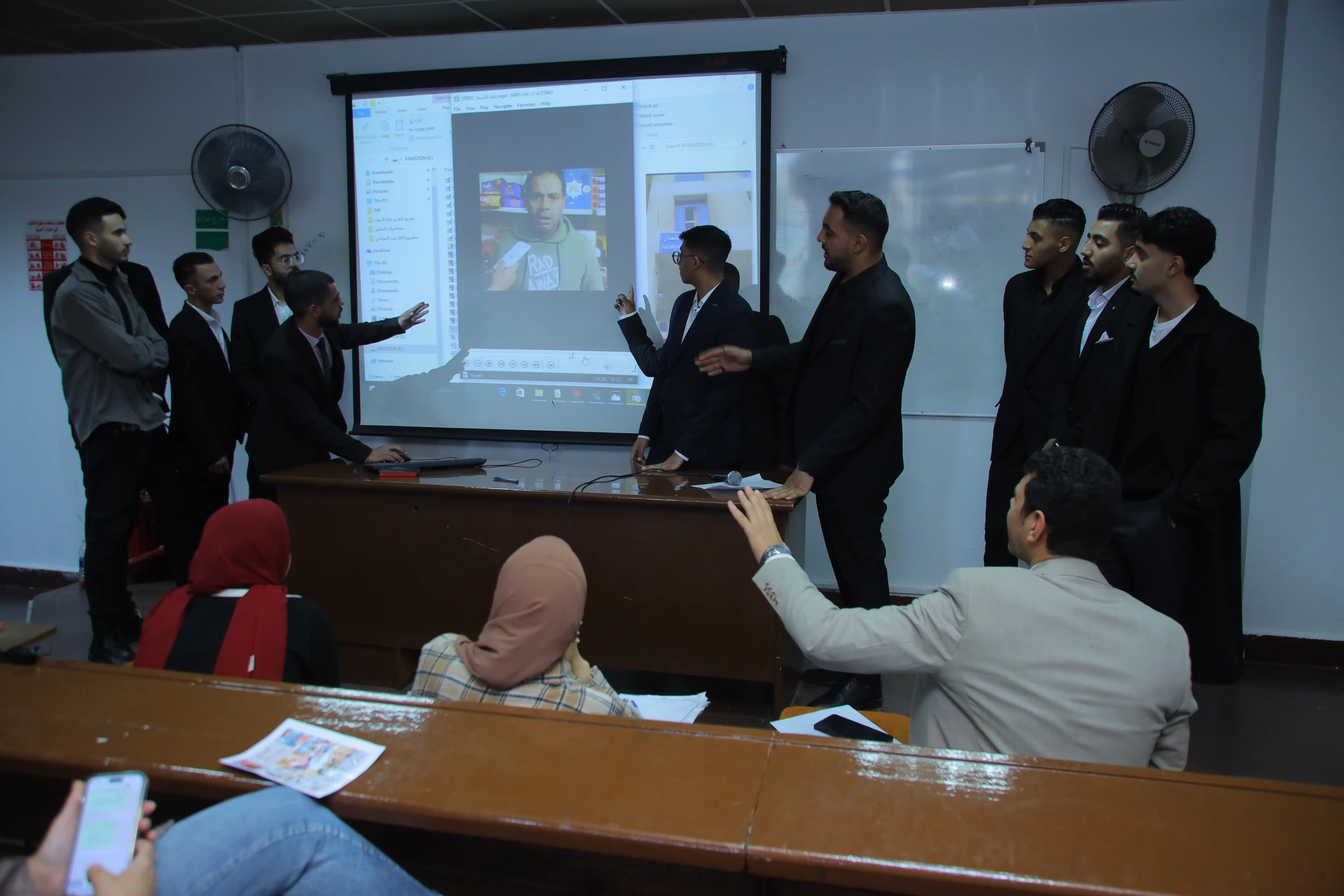 مناقشة مشاريع التخرج 2024 15