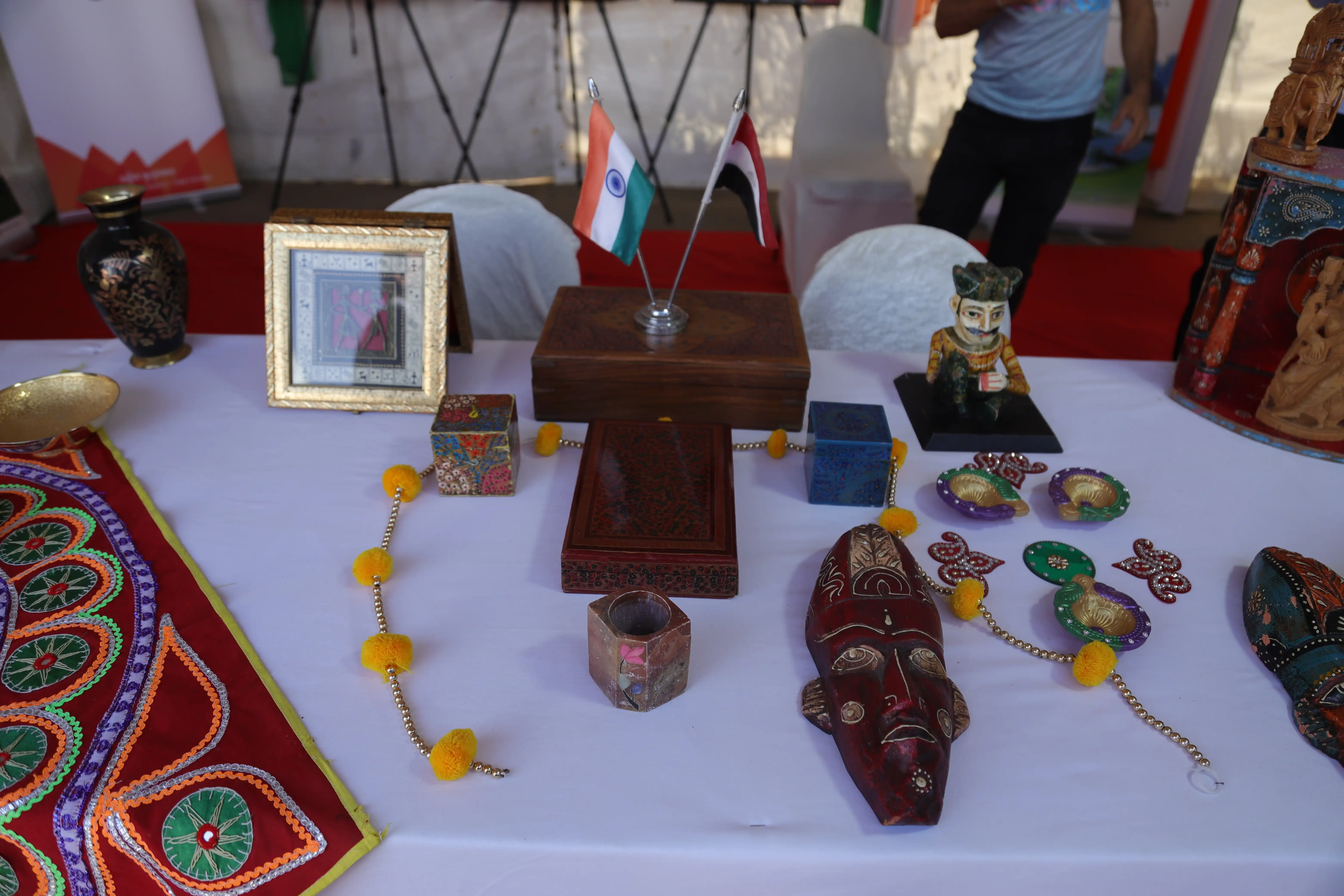 المهرجان الثقافي الدولي الثالث عشر 13