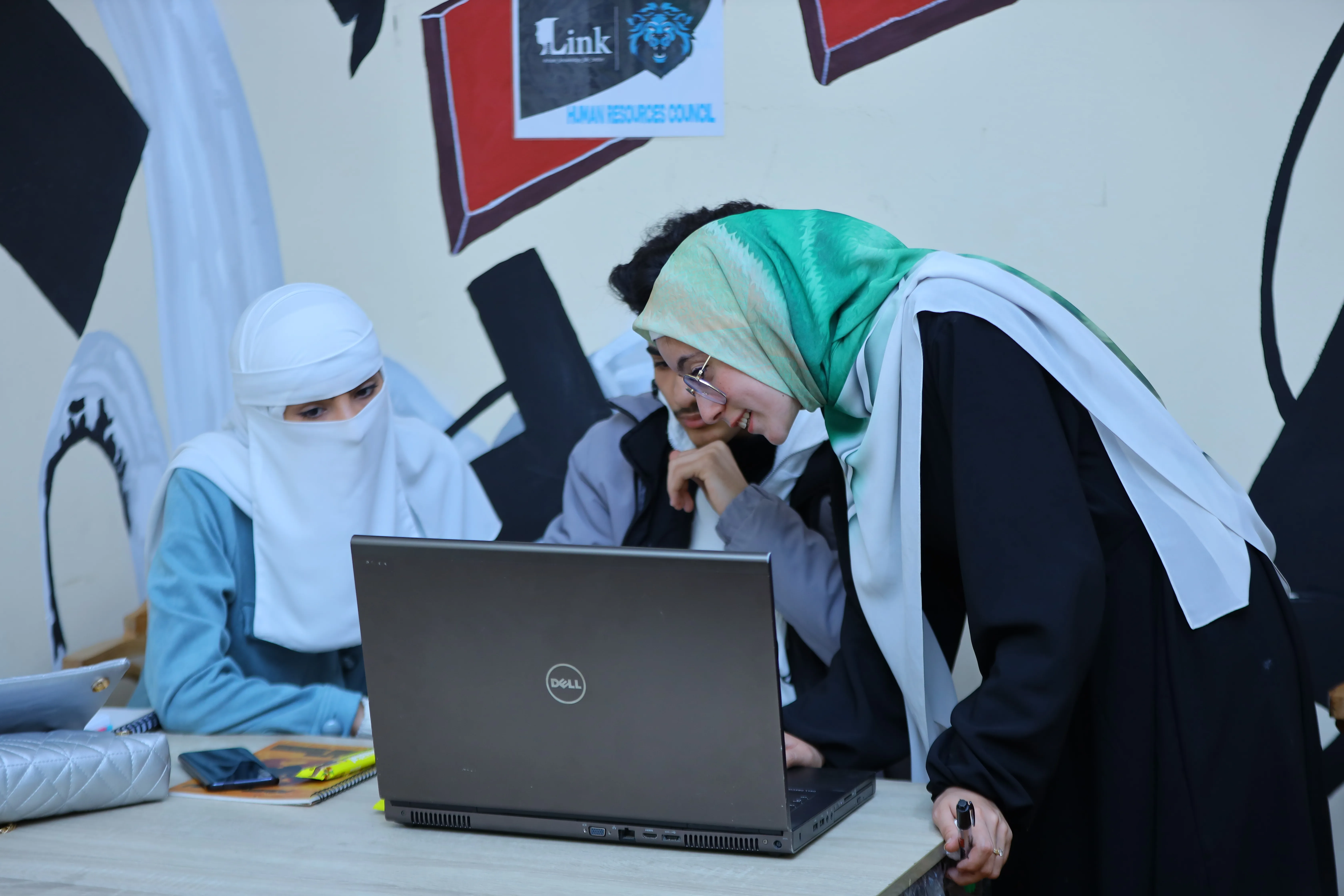 المبرمجة مريم رجب 12
