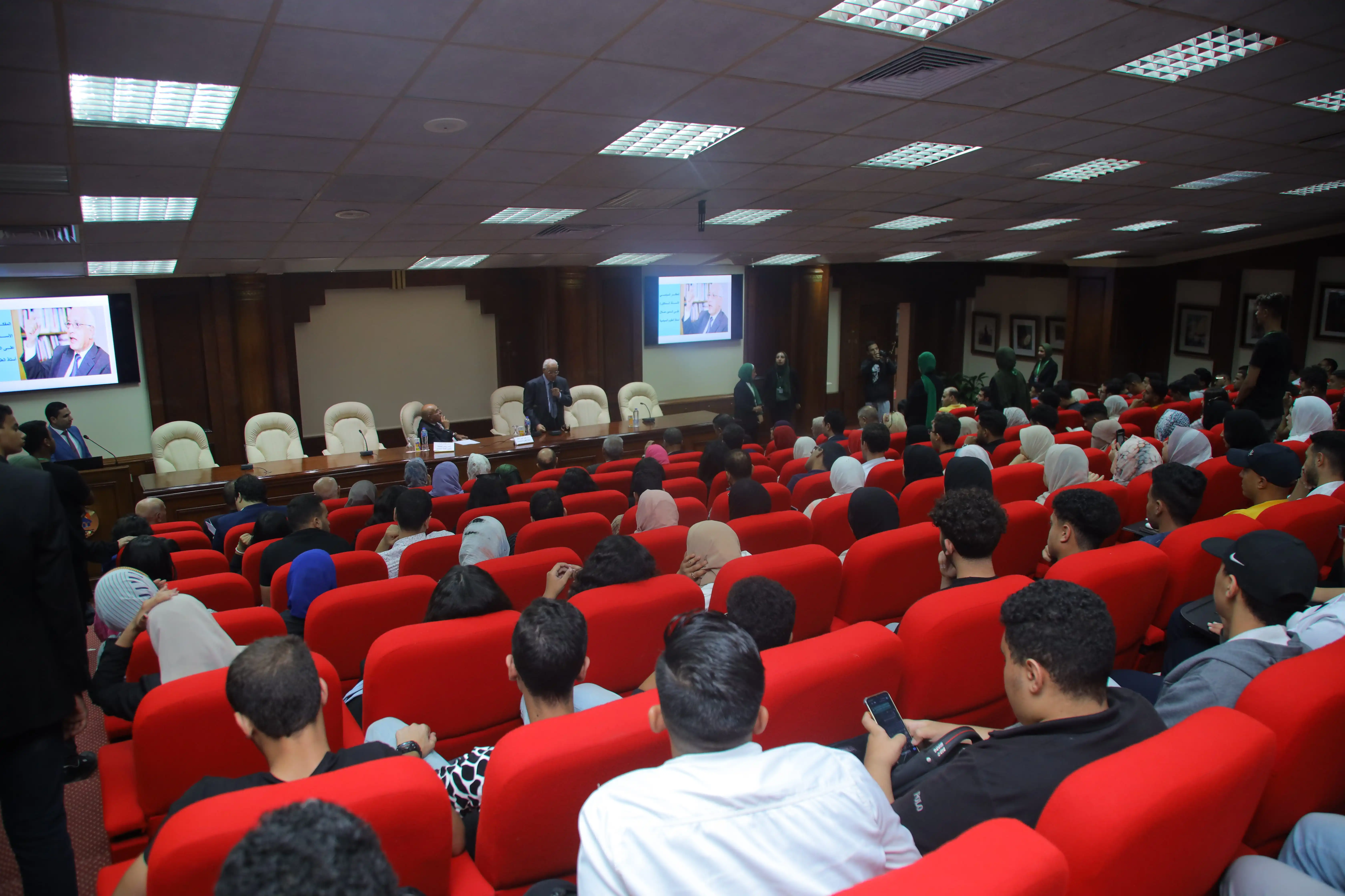 مؤتمر الشباب وتحديات المستقبل والهوية 12